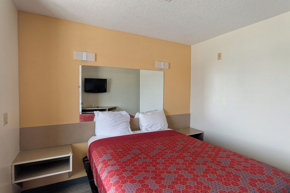 Classic Inn San Marcos, TX 25/60