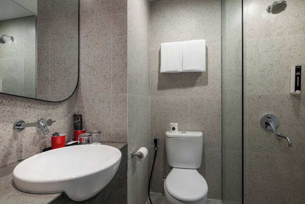 Hotel Neo Kota Baru Parahyangan 86/88