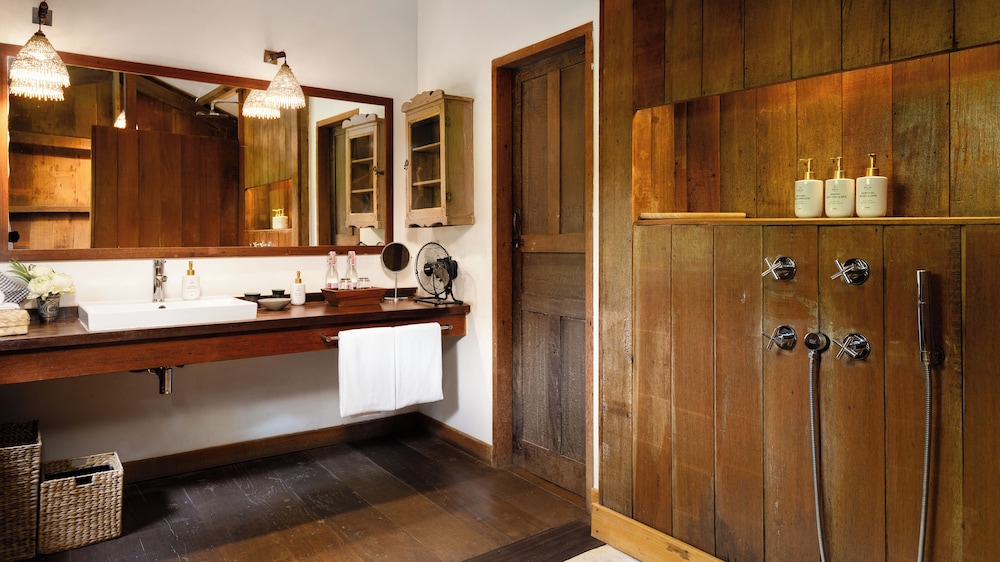 Sala Lodges 49/50