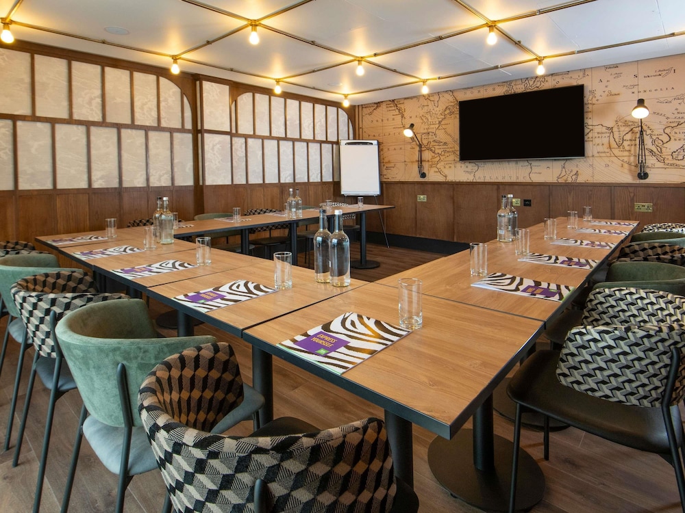 Ibis Styles London Gatwick Airport 56/64