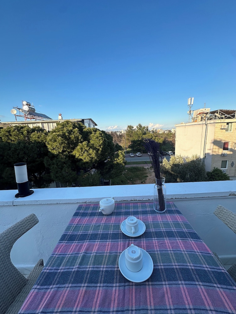 Serenity Suit Hotel 31/50