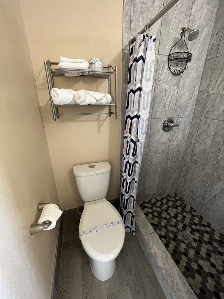 American Inn Grover Beach 23/56