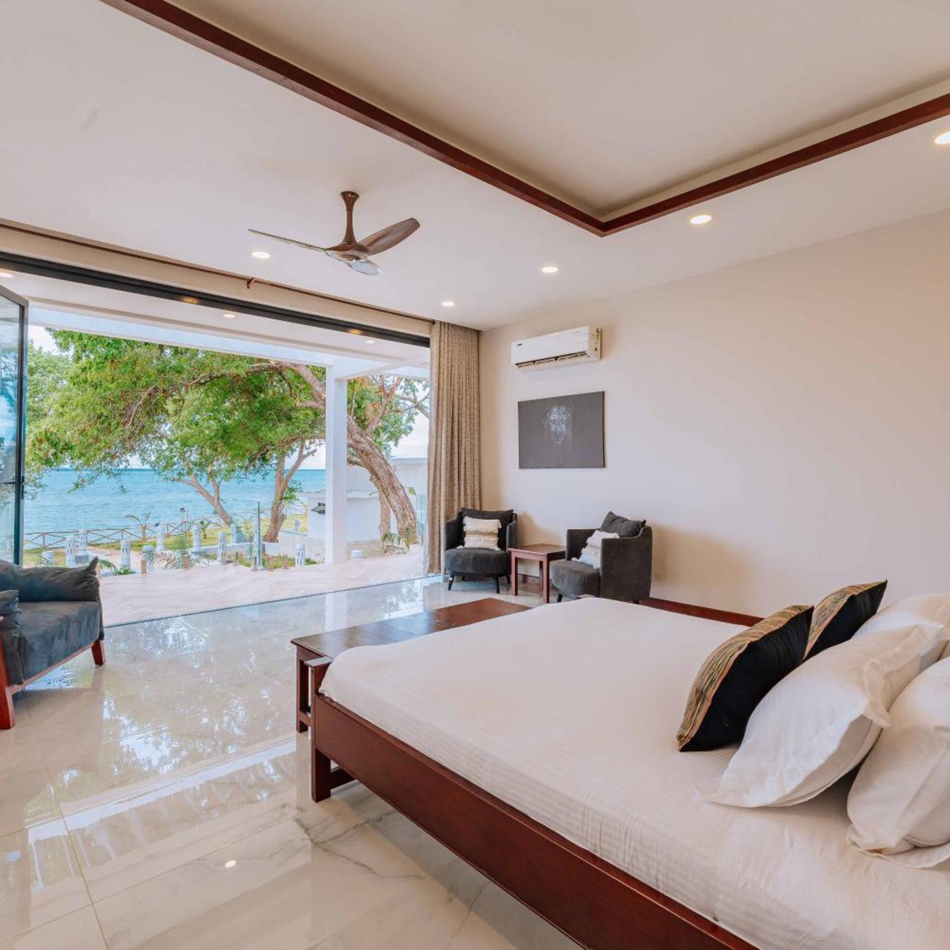 Blue Ocean Resort & Residences 14/50