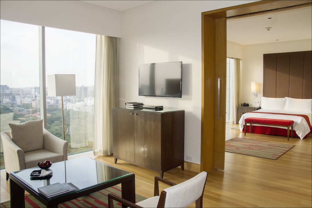 Trident Hyderabad 54/54