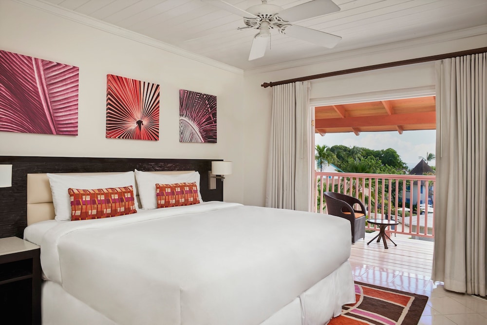 Crystal Cove by Elegant Hotels - All-Inclusive 11/50