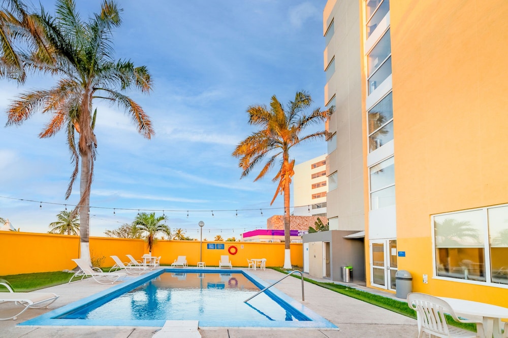 City Express by Marriott Ciudad Del Carmen 45/51