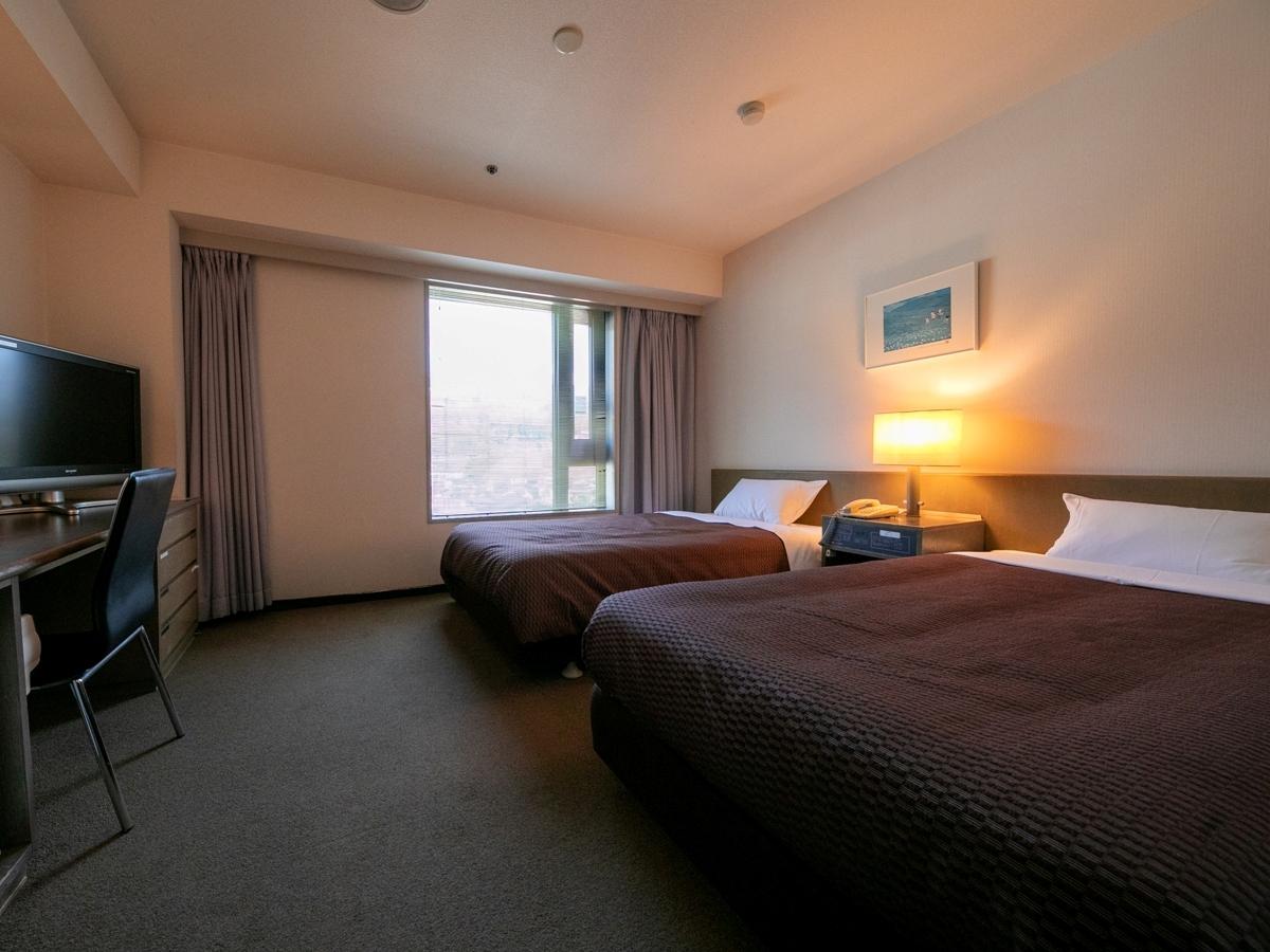 Western, Compact, Twin Beds, City Side