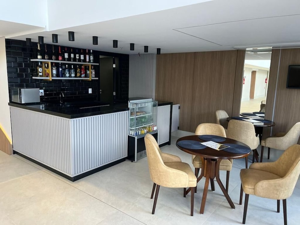 Hotel das Americas 4/48