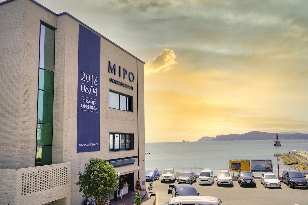 Mipo Oceanside Hotel 4/32