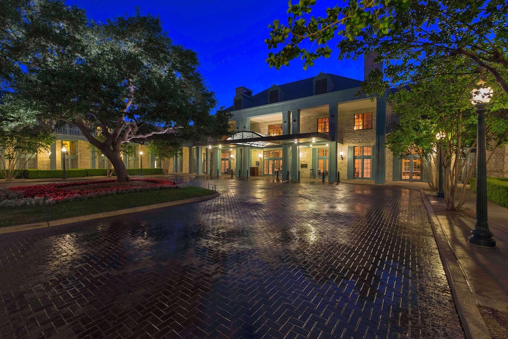 Hyatt Regency Hill Country Resort And Spa 6/84