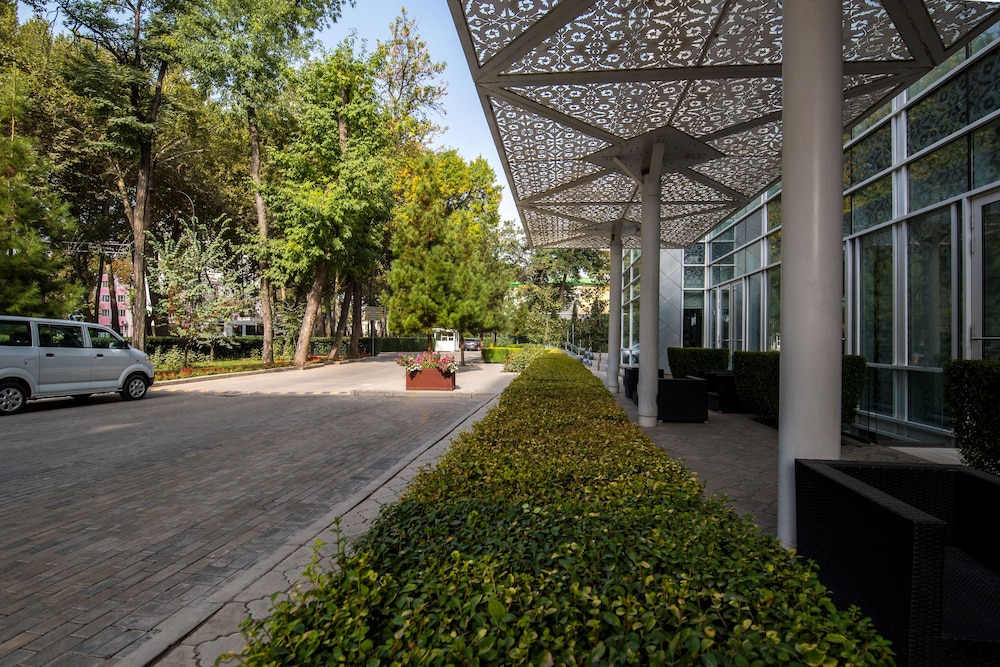 DUSHANBE SERENA HOTEL 65/70