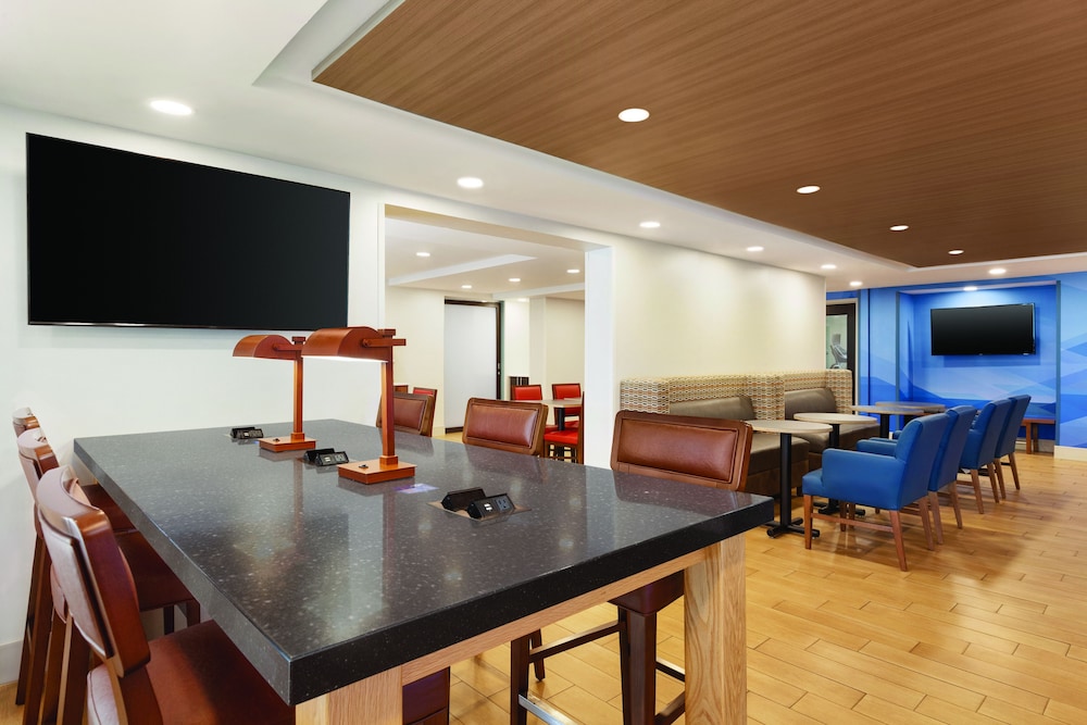 Holiday Inn Express Hartford South Rocky Hill 39/41
