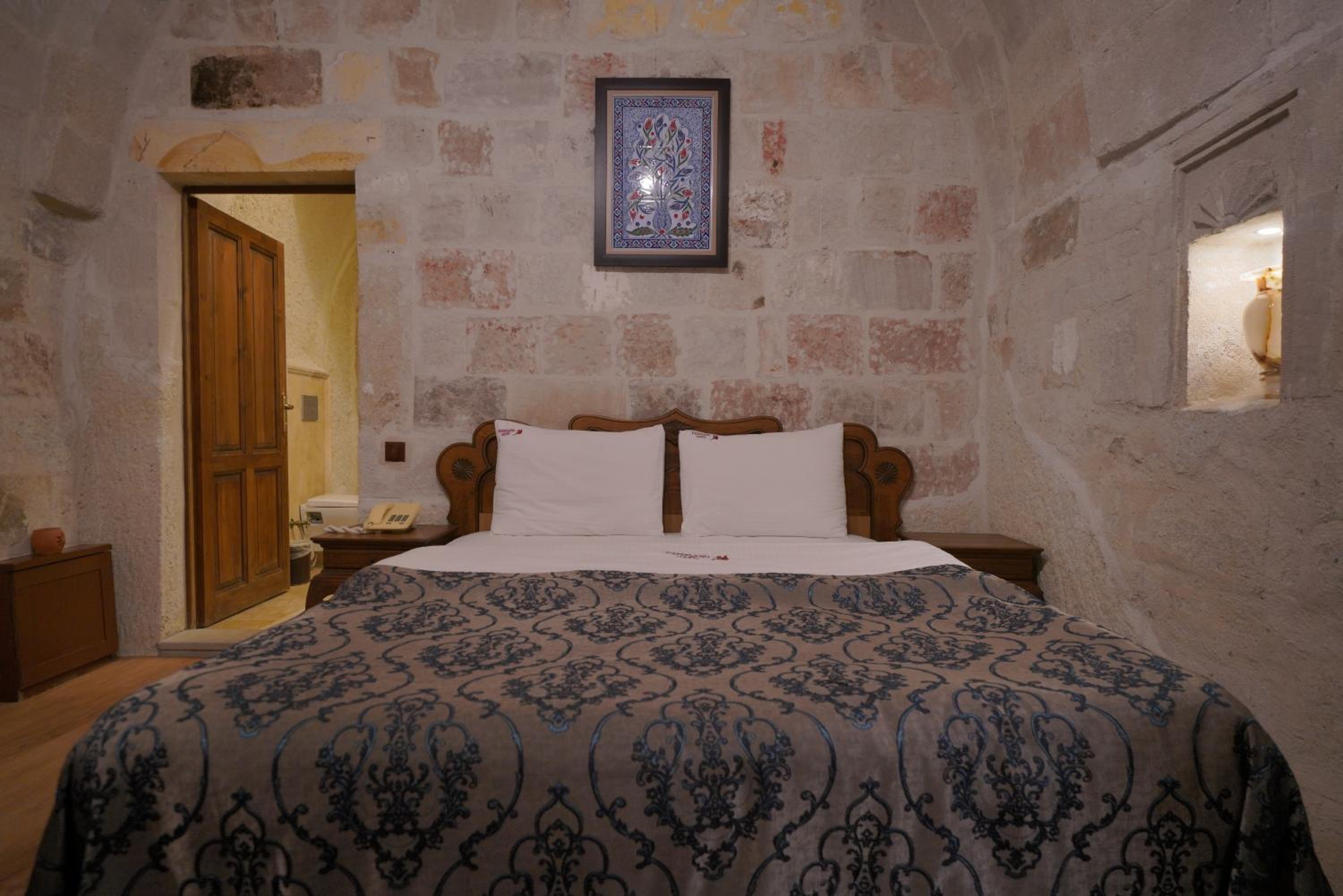 Honeymoon, Suite, FAIRYLAND CAVE HOTEL 4/10