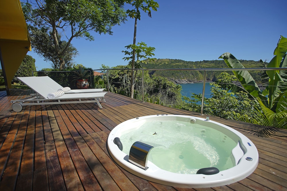 Cliffside Luxury Inn 28/48