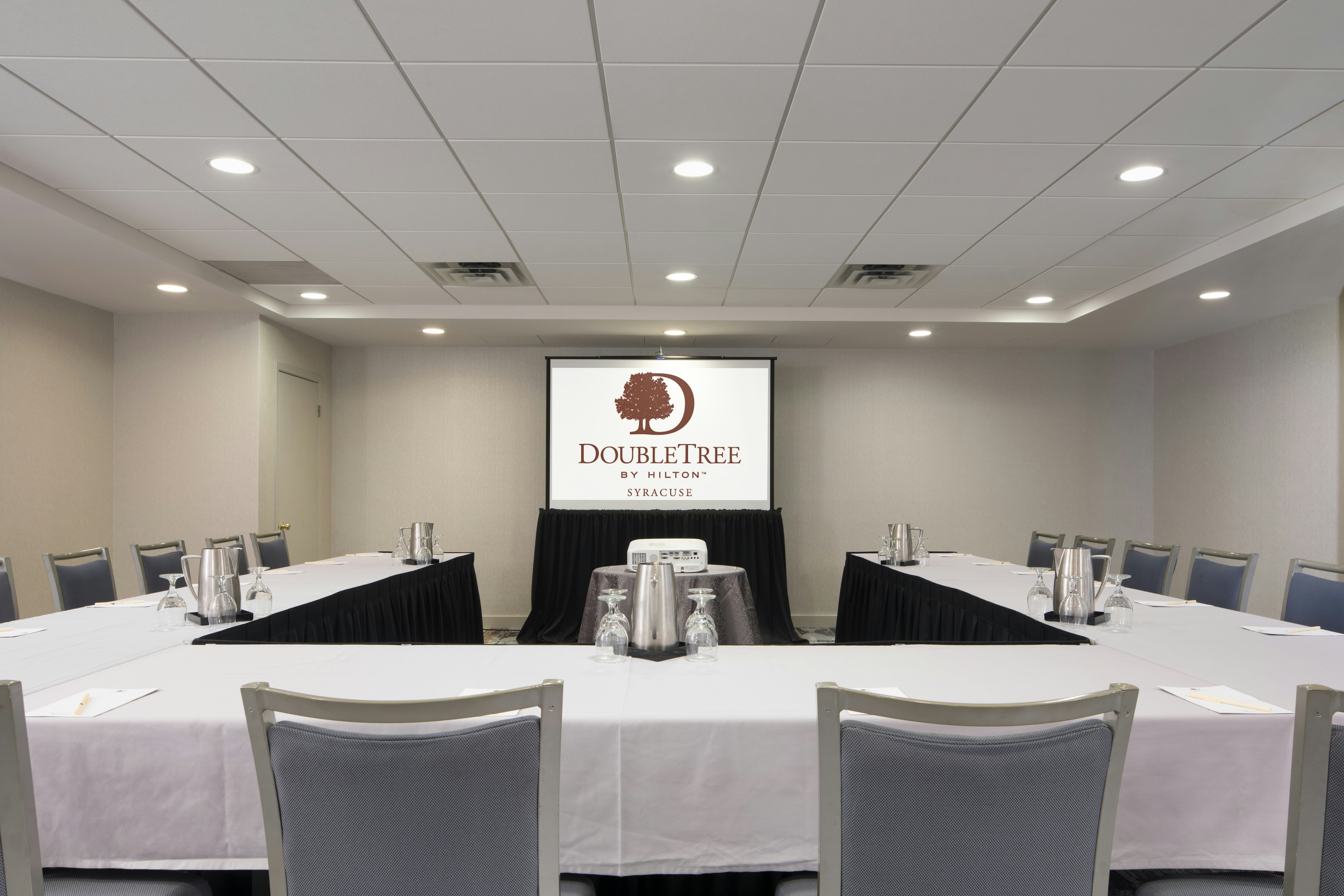 Doubletree By Hilton Hotel Syracuse 34/44