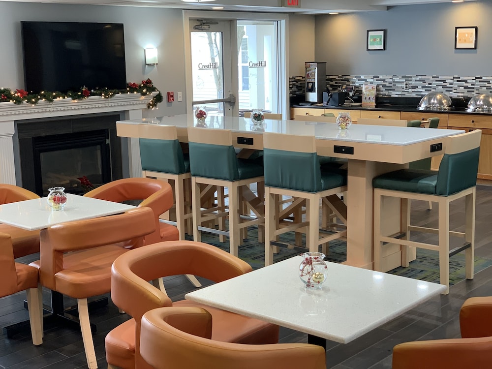 Cresthill Suites Syracuse 38/53