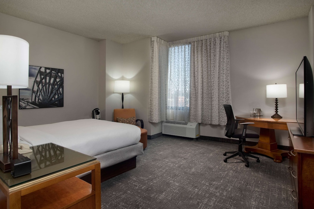 Doubletree By Hilton Hotel Memphis Downtown 14/53