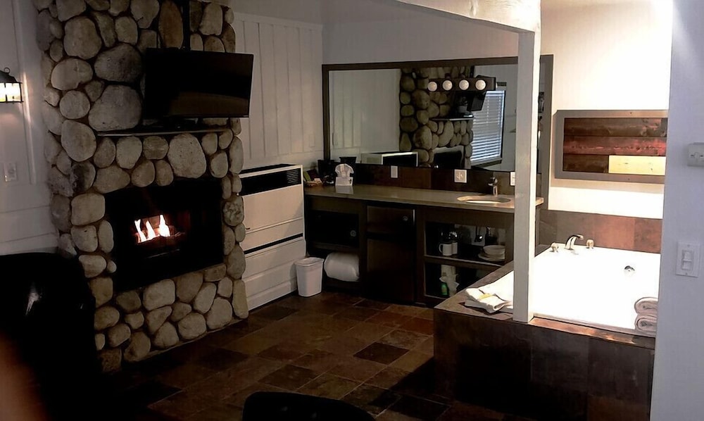 Sleepy Forest Cottages 5/65