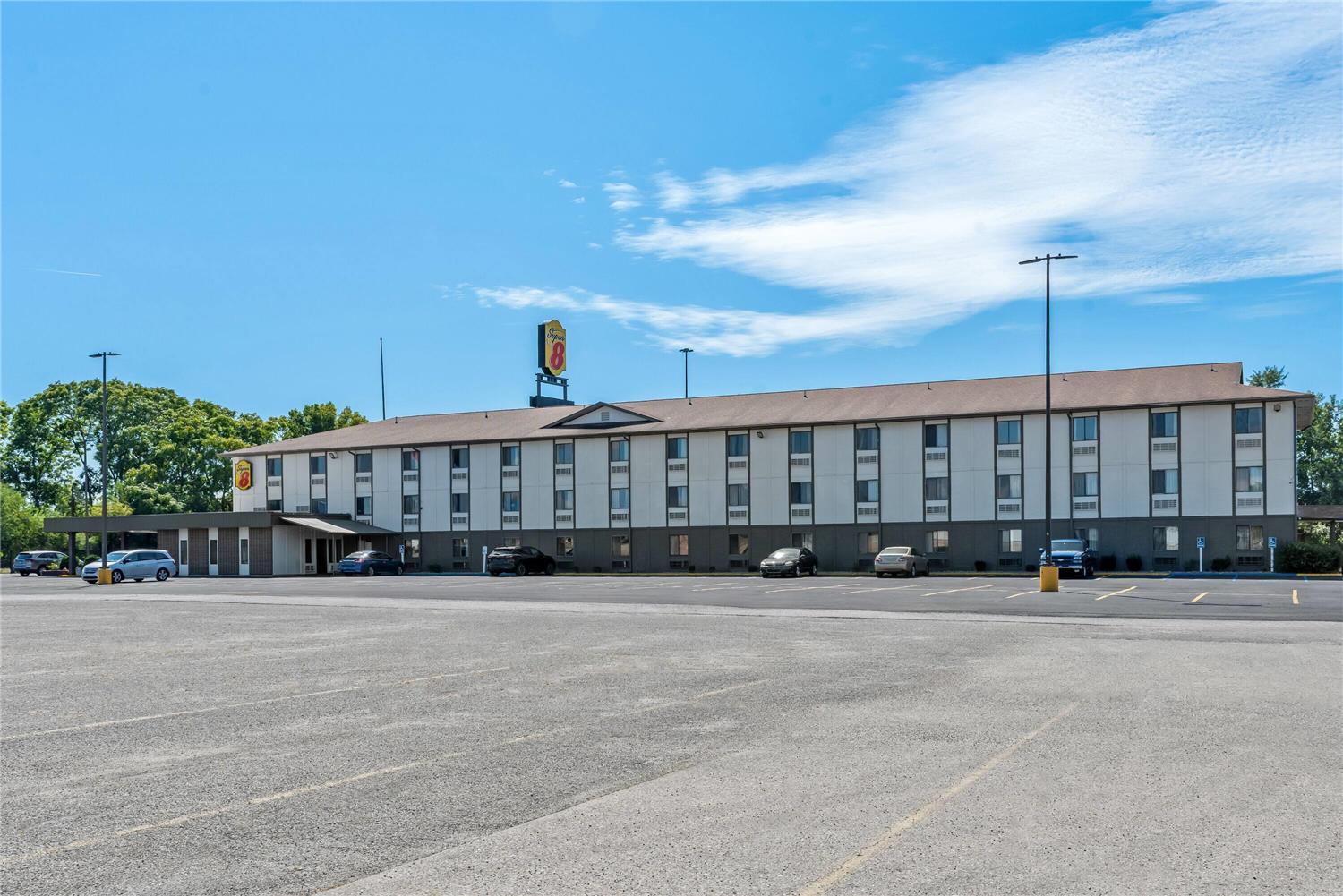 Super 8 By Wyndham Terre Haute 6/22