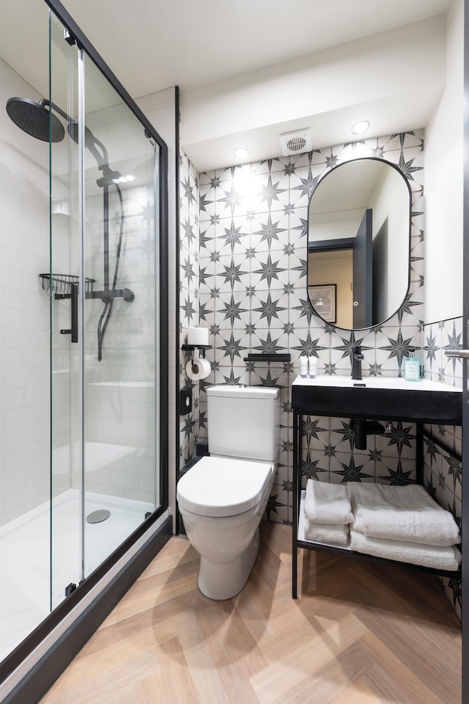 The Abel Heywood Pub & Boutique Hotel 36/43