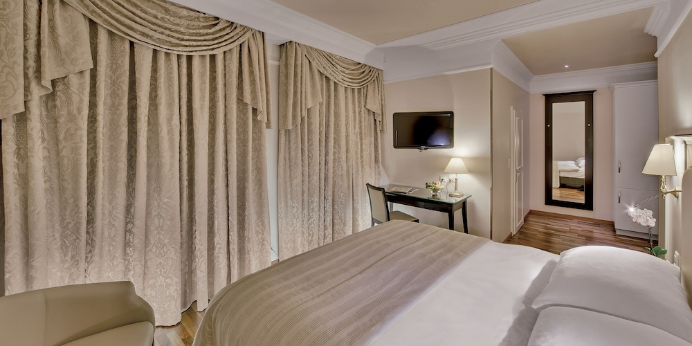 Grand Hotel Suisse Majestic 21/53