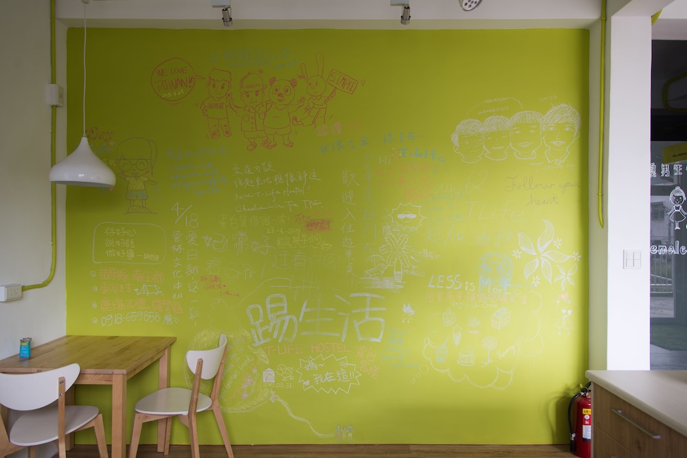 T-Life Hostel 50/50