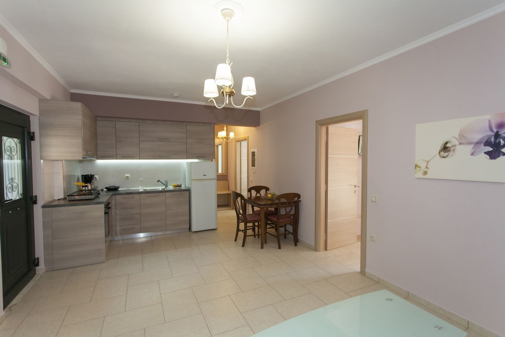 Oasis Apartments 8/50