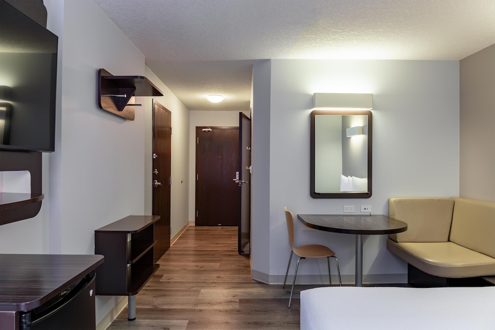 Motel6 Airdrie Ab 56/68