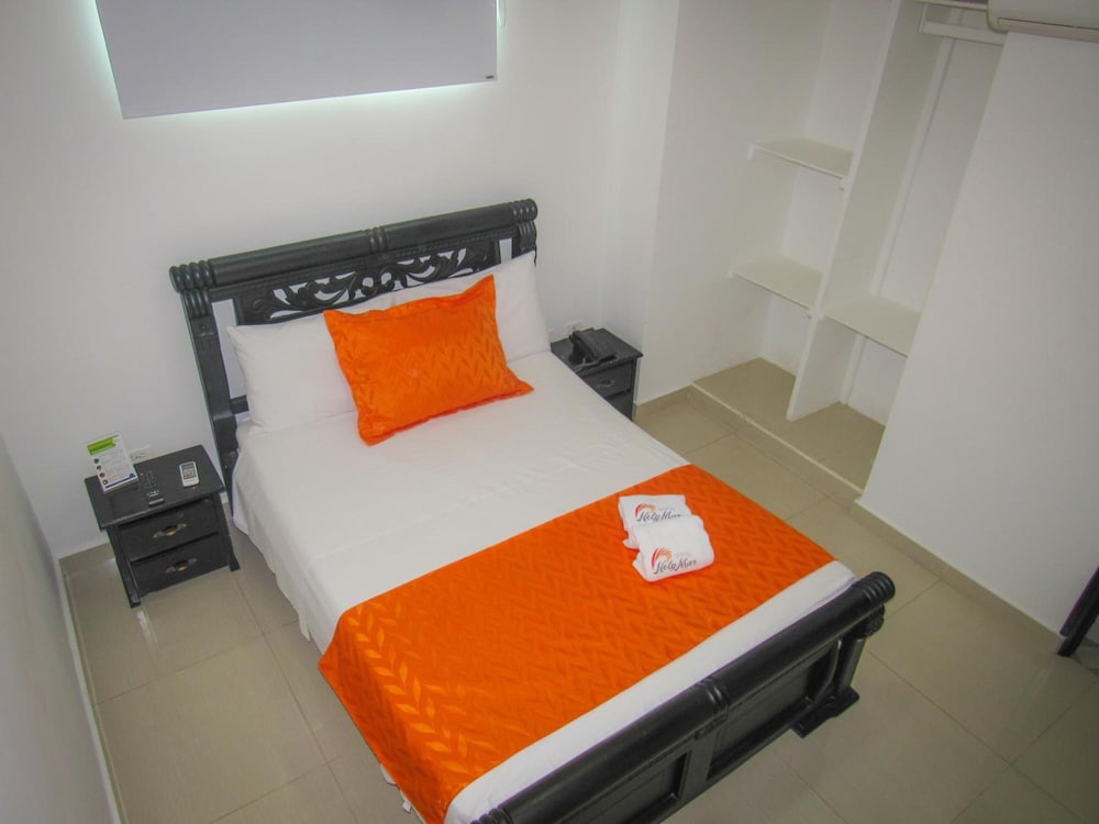 ROOM, DOUBLE BED