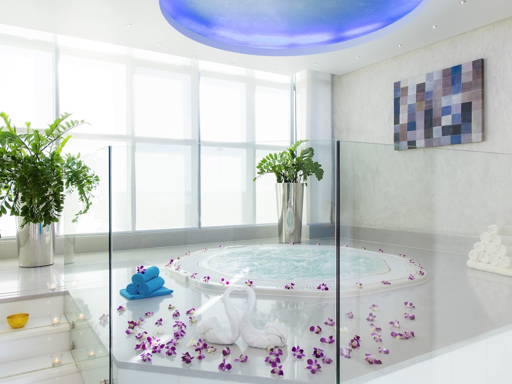 swimming pool spa