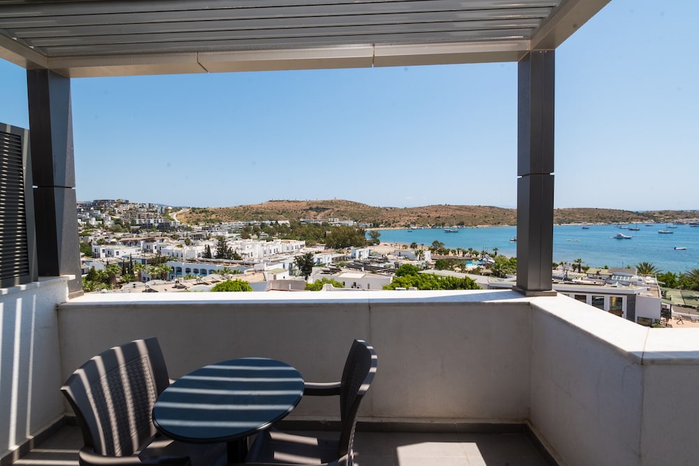 M Suite Hotel 34/50