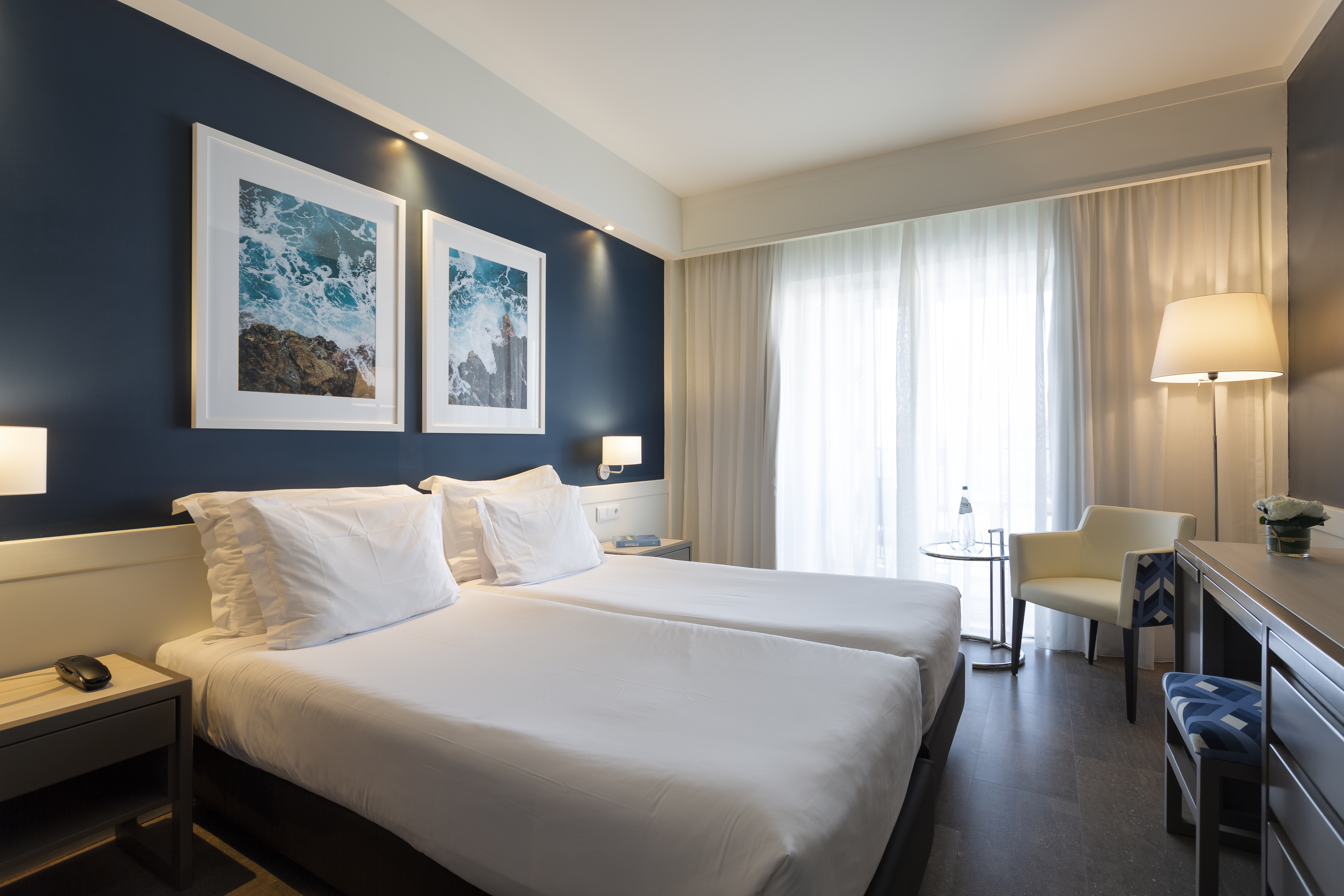 Room, Double or Twin Bed, City View