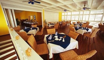 Blue Haven Hotel 48/58