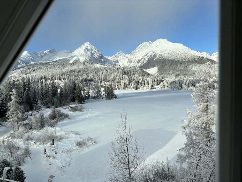 GRAND HOTEL KEMPINSKI HIGH TATRAS 68/70