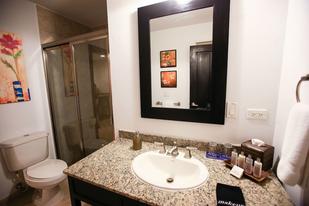 Las Terrazas Resort And Residences 77/77