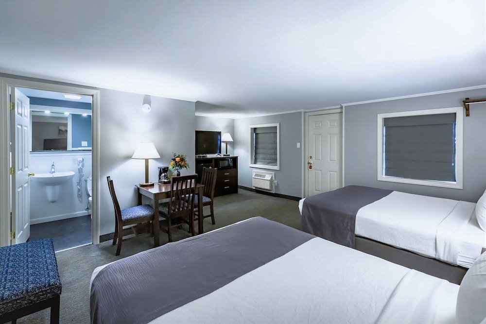 Mt Madison Inn & Suites 17/46