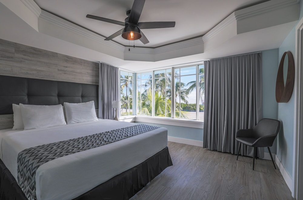 SUITE, OCEAN FRONT