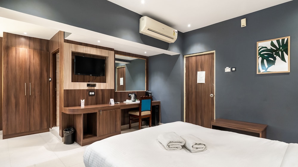 Premium, Classic, King Bed, City View