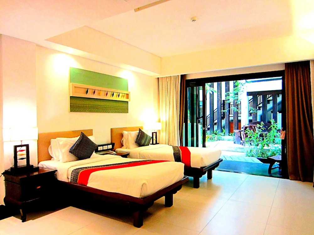 DELUXE, TWIN BEDS