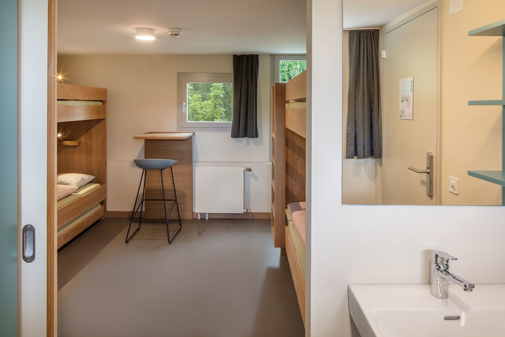 Youth Hostel Crans Montana 16/53