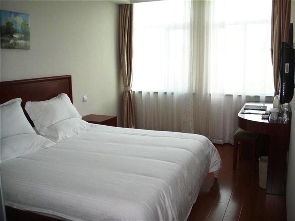 GreenTree Inn ShangHai Pudong New District KangQiao Industrial Zone JinXiu Road Hotel 11/40