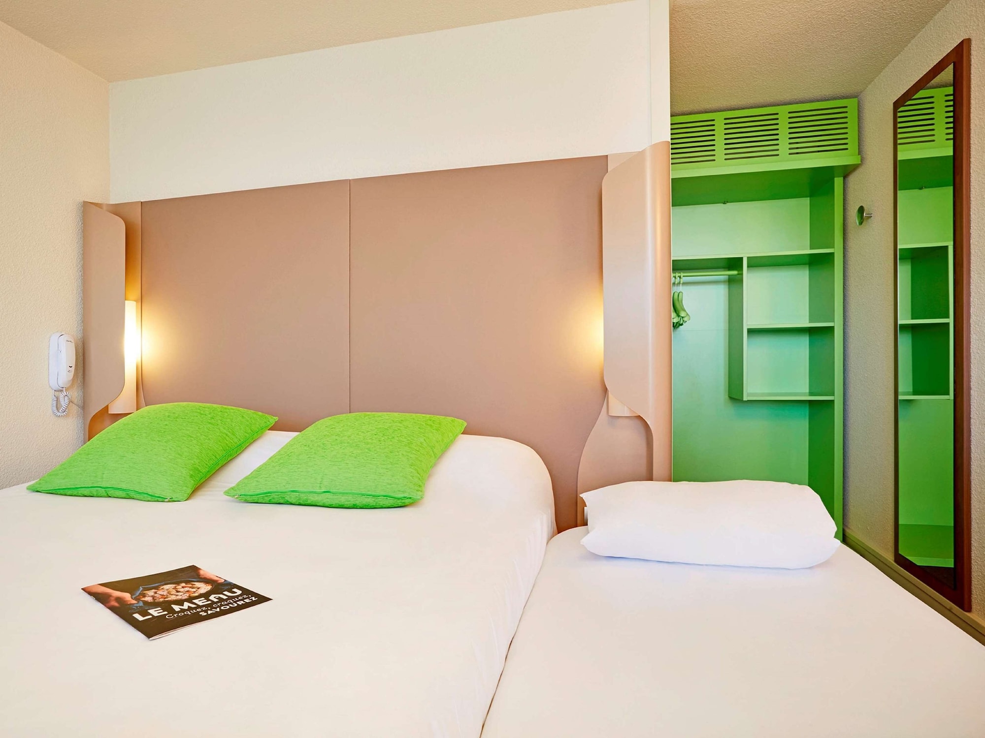 Next Generation, Twin Beds