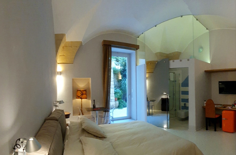 Dimora Storica Muratore Luxury Rooms 14/47