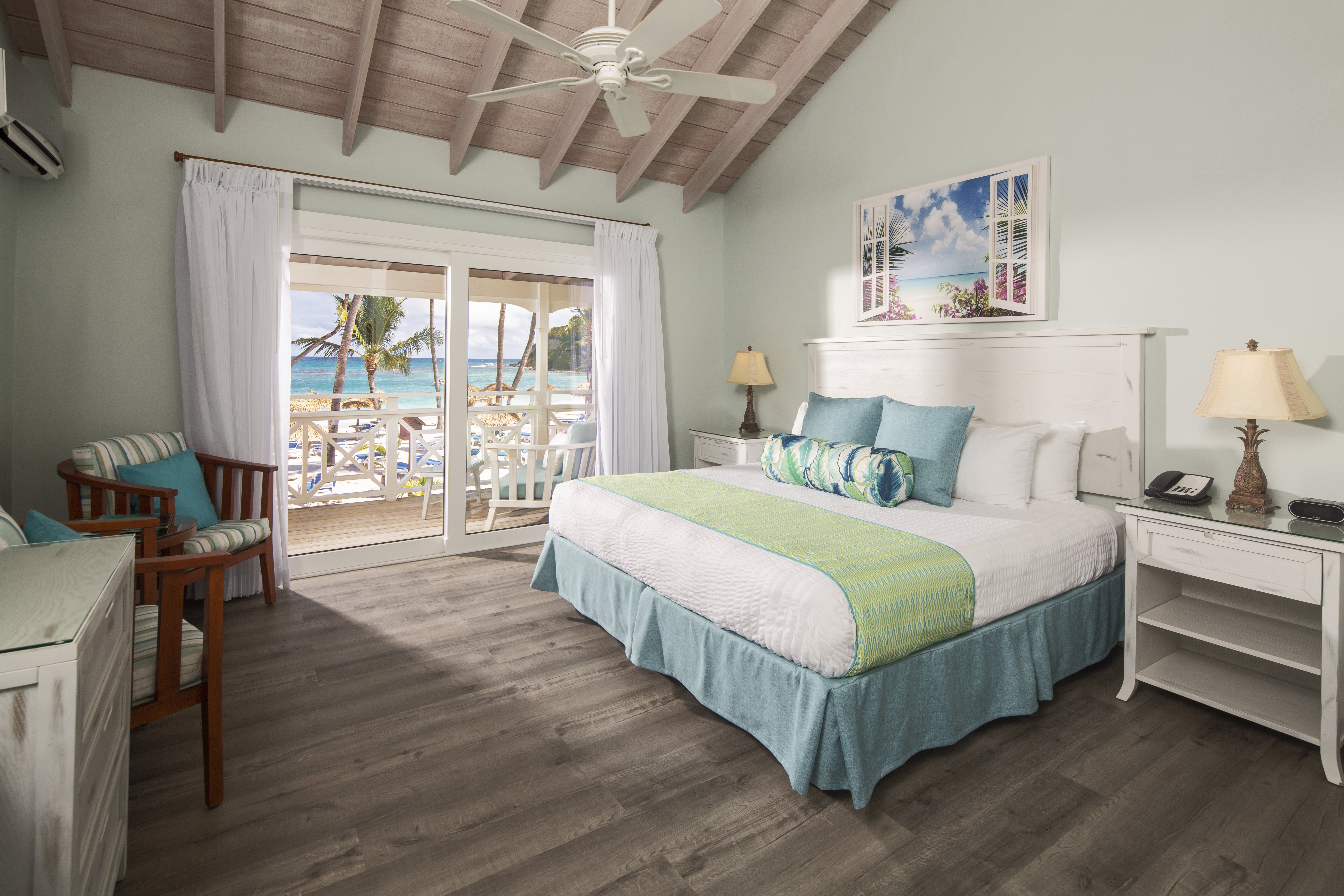 Pineapple Beach Club - Adults Only 10/40