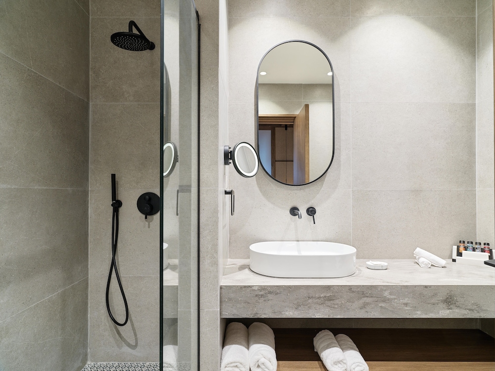 Leonardo Boutique Hotel Larnaca 61/62