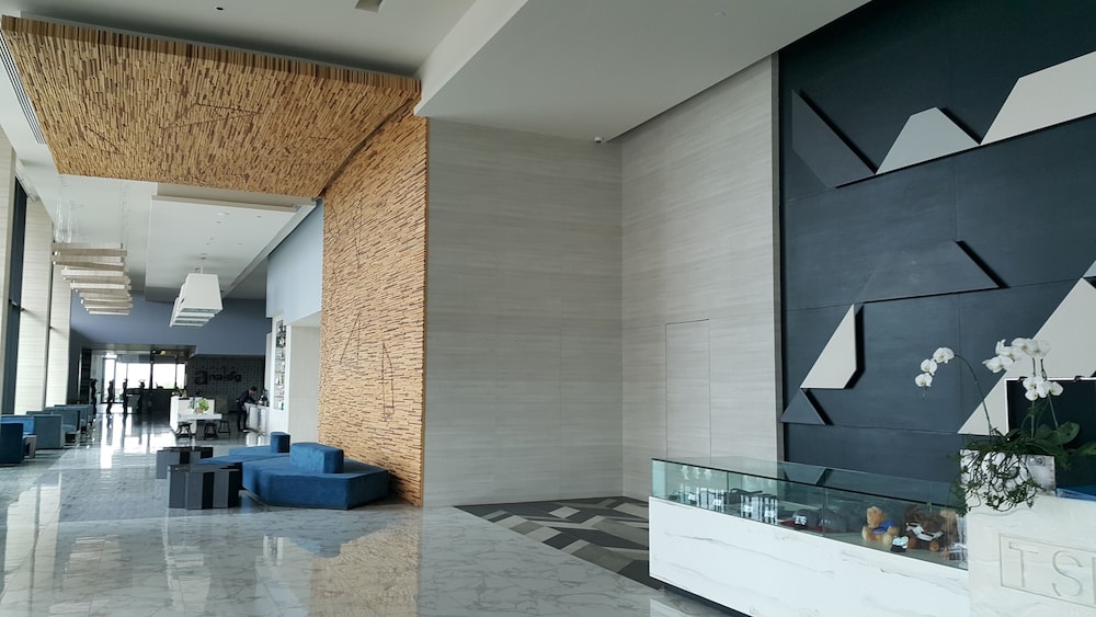 Tsix5 Hotel 10/50