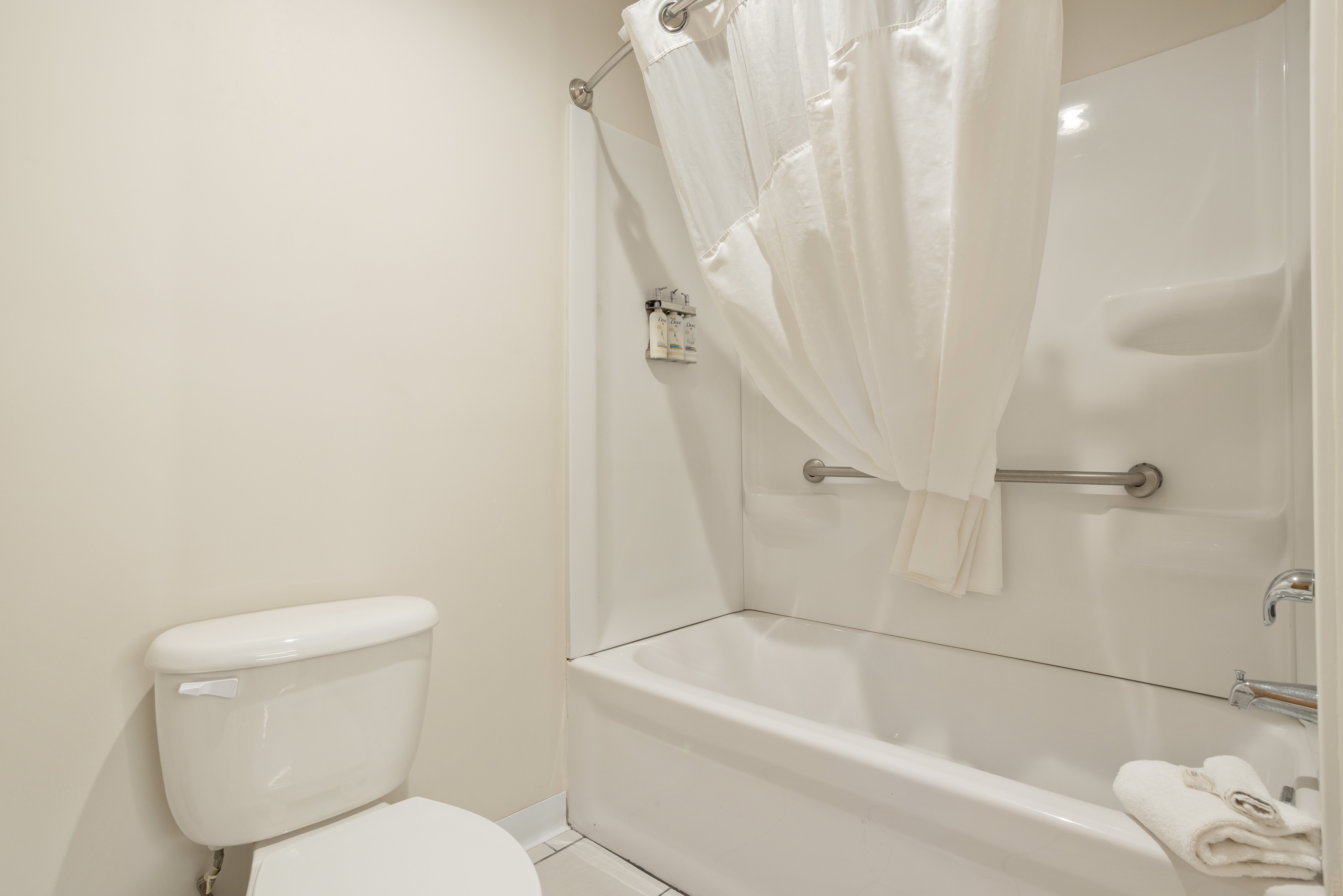 Holiday Inn Express & Suites Torrington 78/78