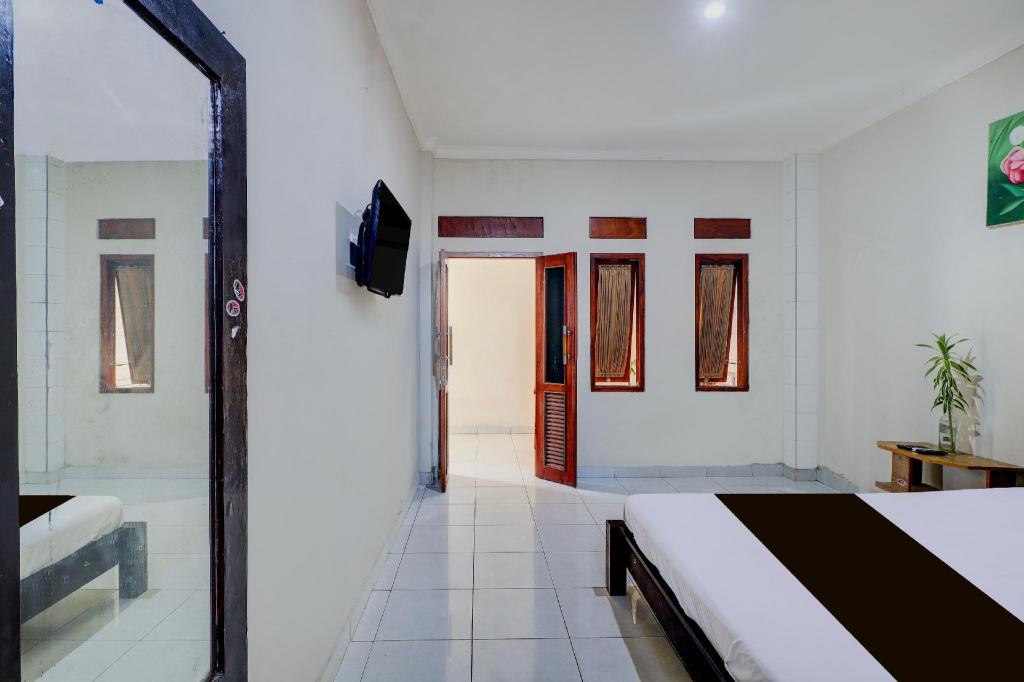 Hotel O Bali near Beachwalk Shopping Center formerly Budget Door Legian Inn 38/63