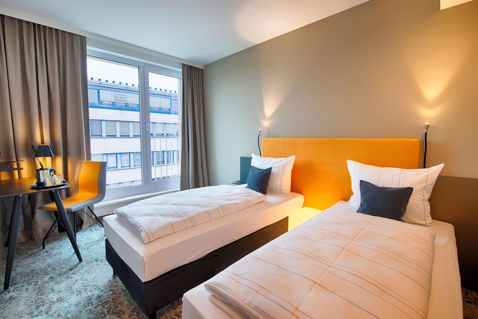 BUSINESS, TWIN BEDS
