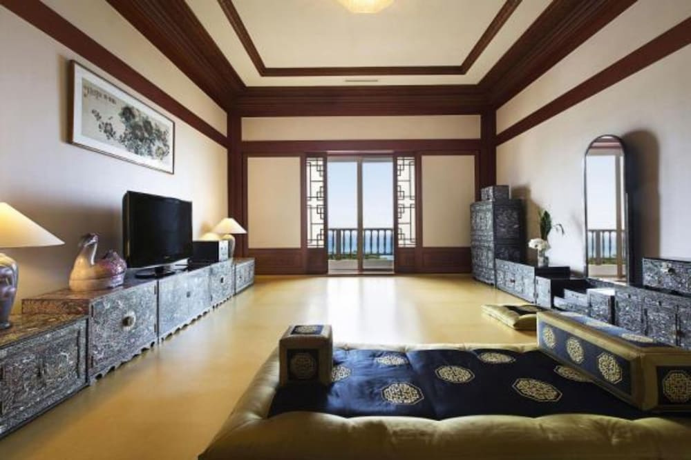 The Shilla Jeju 43/77